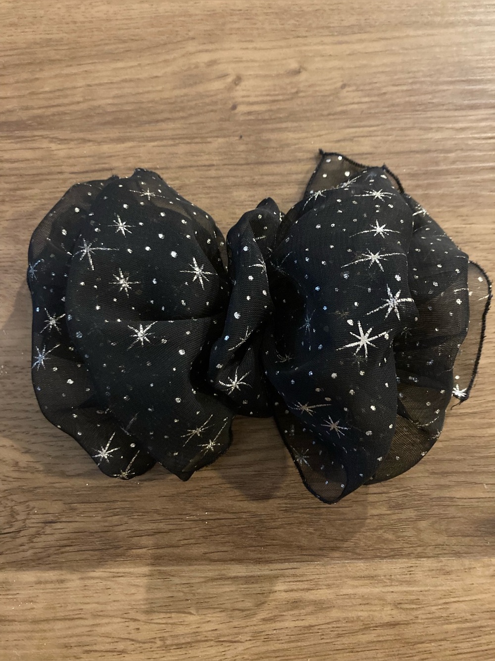 5/$15 Sheer Black & Silver Stars Bow (Clip-in)